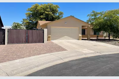 2920 E Michelle Drive, Phoenix, AZ 85032 - Photo 2