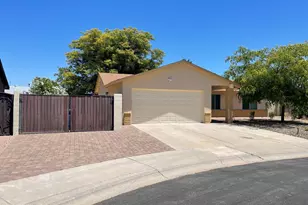 2920 E Michelle Dr, Phoenix, AZ 85032 - Photo 2