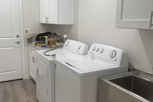 2920 E Michelle Dr, Phoenix, AZ 85032 - Photo 4