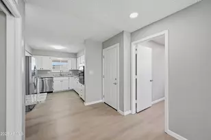 1221 E Elm St, Phoenix, AZ 85014 - Photo 12