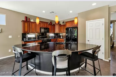 12962 W Yellow Bird Lane, Peoria, AZ 85383 - Photo 10