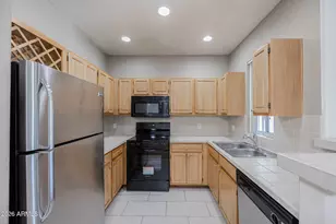 2929 W Yorkshire Dr, Phoenix, AZ 85027 - Photo 8
