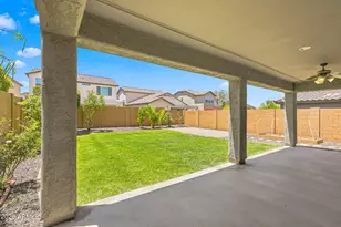 1823 W Fetlock Trail, Phoenix, AZ 85085 - Photo 24