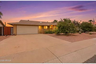 11016 W Meade Drive, Sun City, AZ 85351 - Photo 2