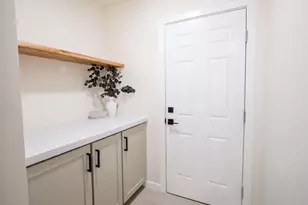 2541 N 50th Ln, Phoenix, AZ 85035 - Photo 14