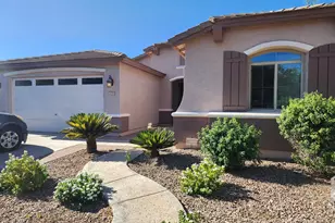 2736 E Sourwood Dr, Gilbert, AZ 85298 - Photo 2