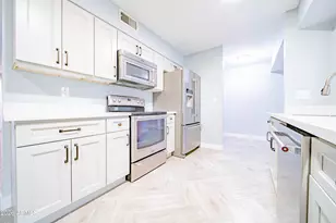 9902 W Raintree Dr, Sun City, AZ 85351 - Photo 6