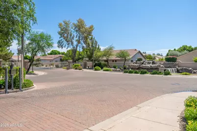 218 W Vinedo Lane, Tempe, AZ 85284 - Photo 32