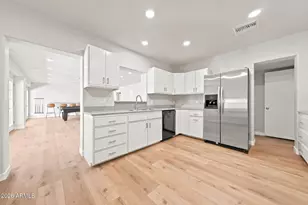 137 E Vista Del Cerro Dr, Tempe, AZ 85281 - Photo 12