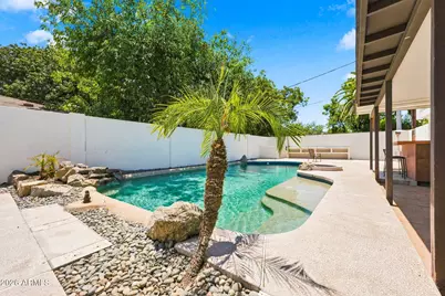 137 E Vista Del Cerro Drive, Tempe, AZ 85281 - Photo 4