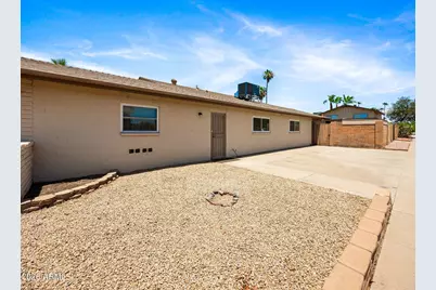 4604 W Gardenia Avenue, Glendale, AZ 85301 - Photo 4