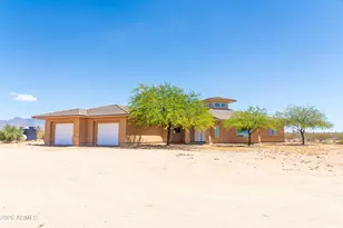 4267 E Juniper Dr, Yucca, AZ 86438 - Photo 2