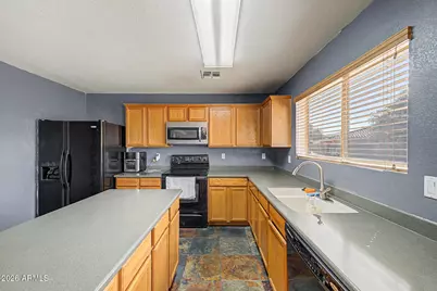 4804 S 25th Drive, Phoenix, AZ 85041 - Photo 14