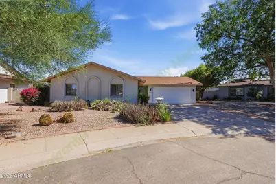 8608 E Whitton Avenue, Scottsdale, AZ 85251 - Photo 2