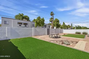 233 E Ellis Dr, Tempe, AZ 85282 - Photo 38