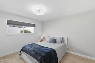 233 E Ellis Dr, Tempe, AZ 85282 - Photo 20