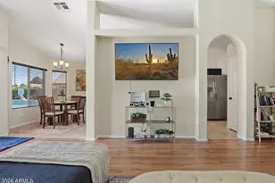 315 W Kelton Ln, Phoenix, AZ 85023 - Photo 6