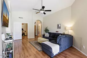 315 W Kelton Ln, Phoenix, AZ 85023 - Photo 4