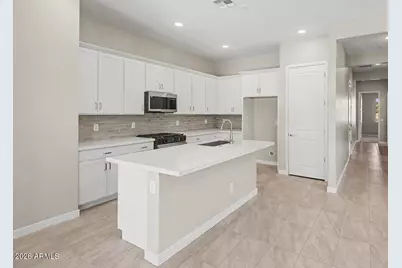 5572 N 205th Drive, Buckeye, AZ 85396 - Photo 2