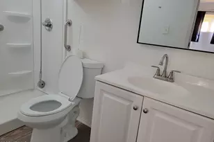 8401 N 67th Ave, Glendale, AZ 85302 - Photo 16