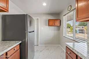 5618 N 35th Dr, Phoenix, AZ 85019 - Photo 14