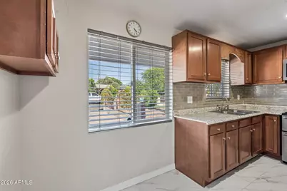 5618 N 35th Drive, Phoenix, AZ 85019 - Photo 10