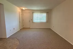 10856 W Santa Fe Dr, Sun City, AZ 85351 - Photo 4