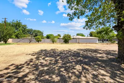 5704 N 11th Avenue #-, Phoenix, AZ 85013 - Photo 12