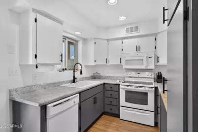 1425 E Desert Cove Avenue #3, Phoenix, AZ 85020 - Photo 10