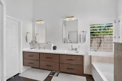 902 N Oxford Lane, Chandler, AZ 85225 - Photo 40