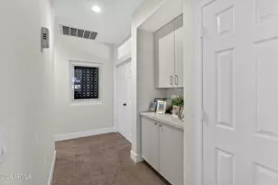 902 N Oxford Ln, Chandler, AZ 85225 - Photo 28