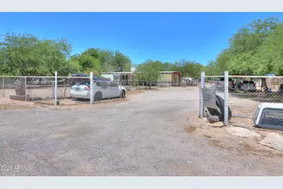50740 W Julie Lane, Maricopa, AZ 85139 - Photo 2