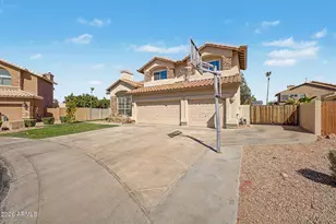 7815 W Kerry Ln, Glendale, AZ 85308 - Photo 4