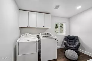 2401 W Echo Ln, Phoenix, AZ 85021 - Photo 30