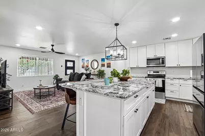 2401 W Echo Lane, Phoenix, AZ 85021 - Photo 16