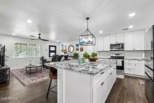 2401 W Echo Ln, Phoenix, AZ 85021 - Photo 16