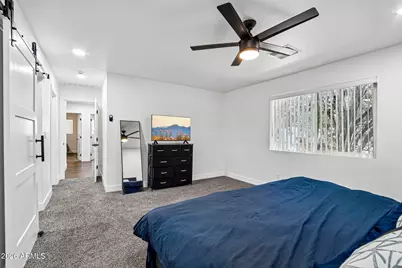 2401 W Echo Lane, Phoenix, AZ 85021 - Photo 20