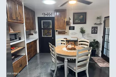 7914 W Weldon Avenue, Phoenix, AZ 85033 - Photo 8
