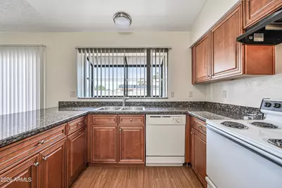 11102 W Turney Avenue, Phoenix, AZ 85037 - Photo 14