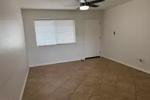 1207 E Christy Dr, Phoenix, AZ 85020 - Photo 4