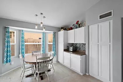 4052 W Villa Linda Drive, Glendale, AZ 85310 - Photo 6