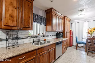 2022 W Aster Drive, Phoenix, AZ 85029 - Photo 6