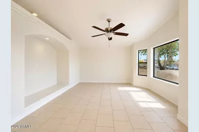10032 W Devonshire Drive, Arizona City, AZ 85123 - Photo 2