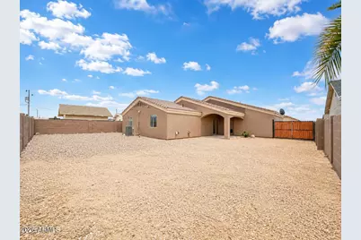 10032 W Devonshire Drive, Arizona City, AZ 85123 - Photo 12