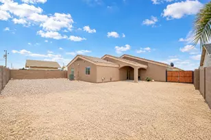 10032 W Devonshire Dr, Arizona City, AZ 85123 - Photo 12