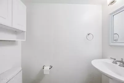9831 S 48th Way #5, Phoenix, AZ 85044 - Photo 2