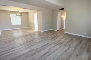 1529 E Edgewater Dr, Tempe, AZ 85283 - Photo 10