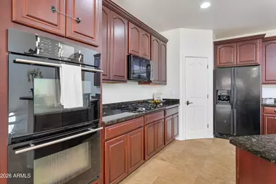 8809 S 10th Drive, Phoenix, AZ 85041 - Photo 10