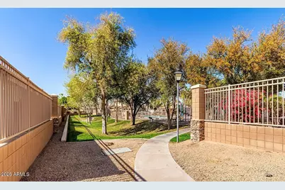 5207 W Paradise Drive, Glendale, AZ 85304 - Photo 42