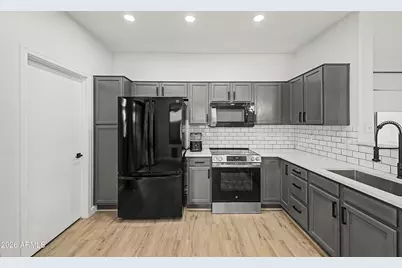 5207 W Paradise Drive, Glendale, AZ 85304 - Photo 6